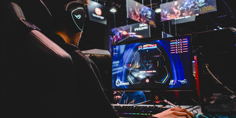 What Is Competitive Pro Gaming? Why Are Esports So Popular?