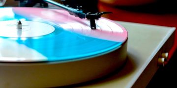 How to Start Collecting Vinyl Records (And Listen to Music as Intended)
