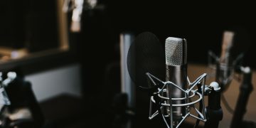 9 Must-Listen Podcasts for Musicians and Music Producers