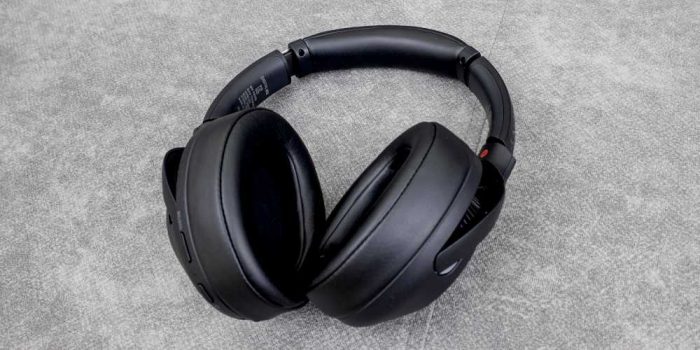 The 4 Best Brands for Noise-Canceling Headphones and Earbuds