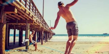 Backyard Slacklining, Explained: 5 Reasons to Try This Outdoor Hobby