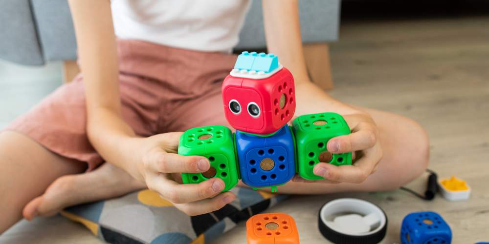 The 7 Best STEM Subscription Boxes for Curious Kids
